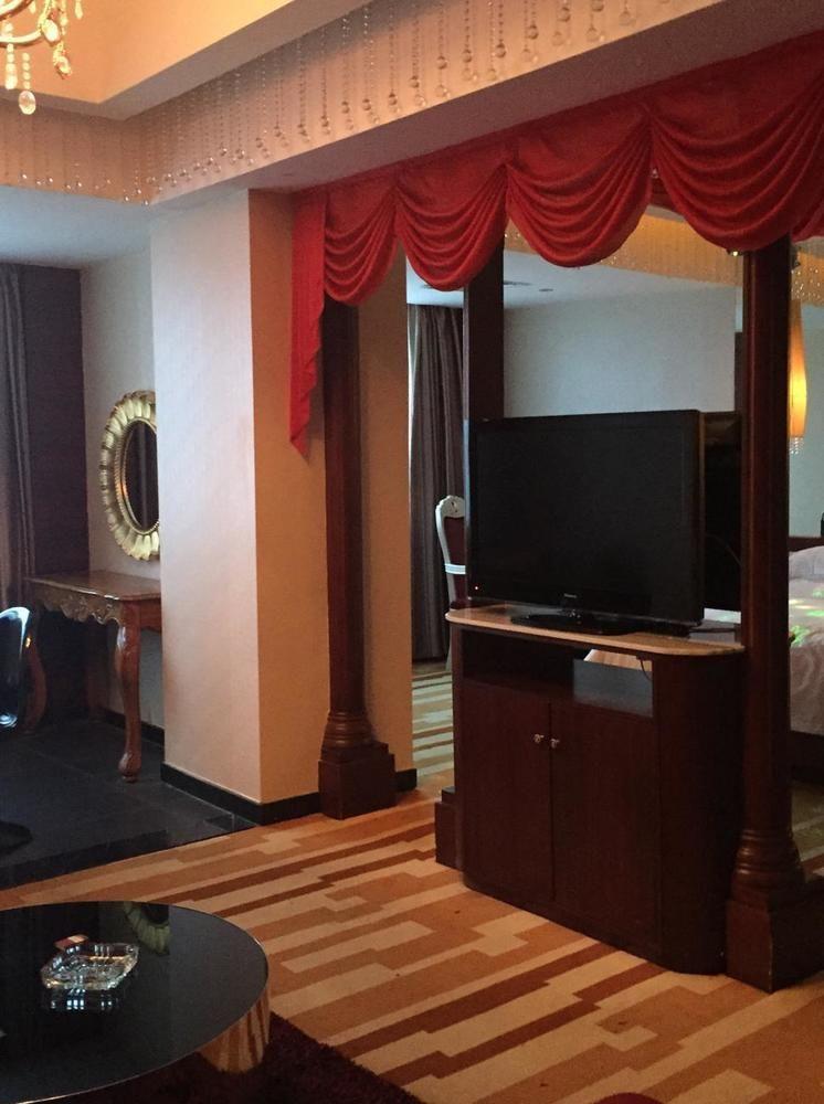 Huangma Holiday Hotel Haikou  Exterior photo